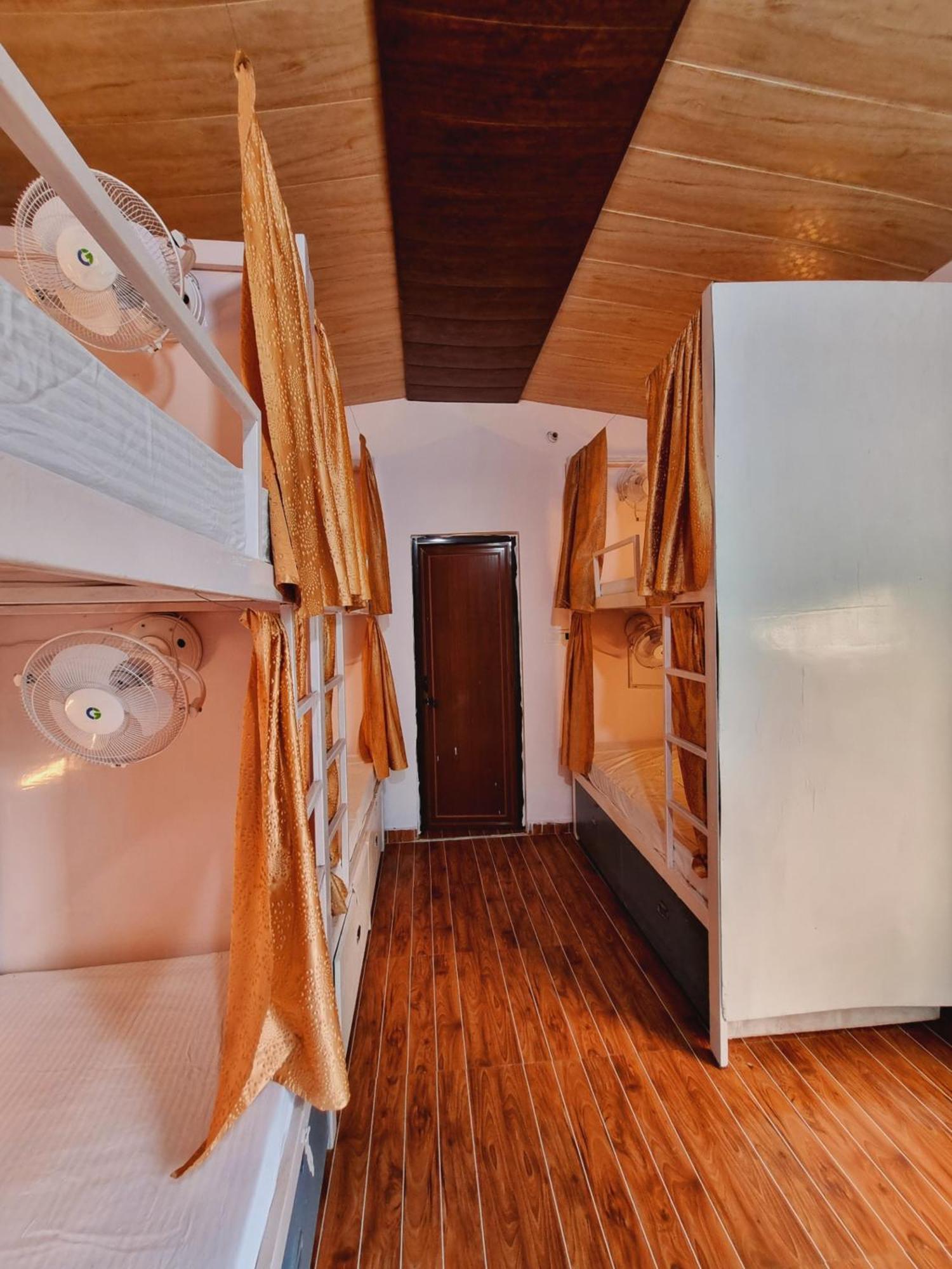 Landlopers Hostel Rishīkesh Extérieur photo