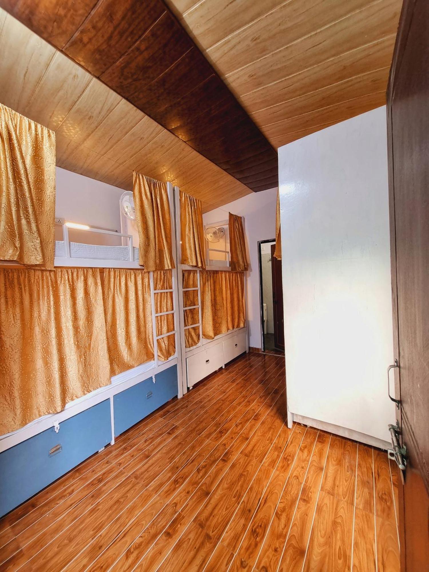 Landlopers Hostel Rishīkesh Extérieur photo