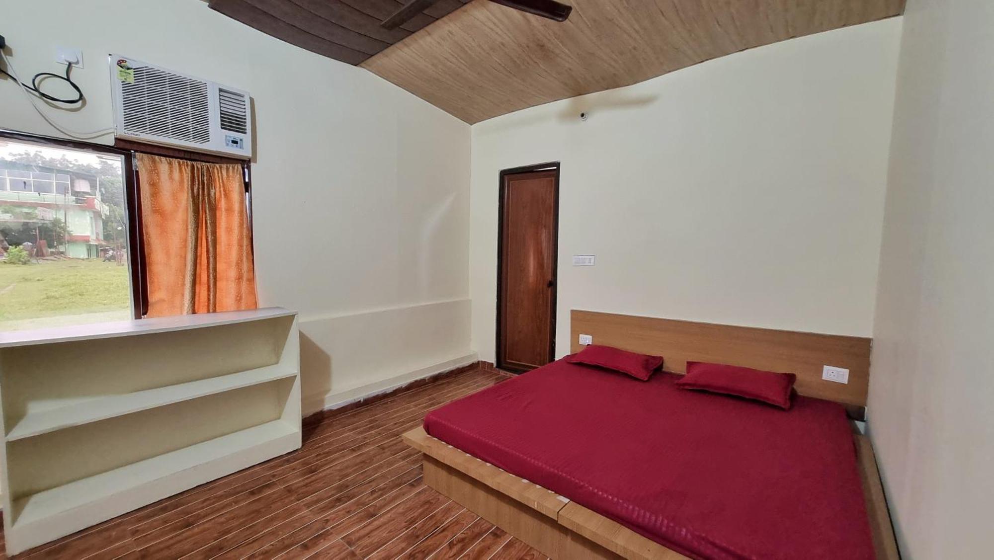 Landlopers Hostel Rishīkesh Extérieur photo