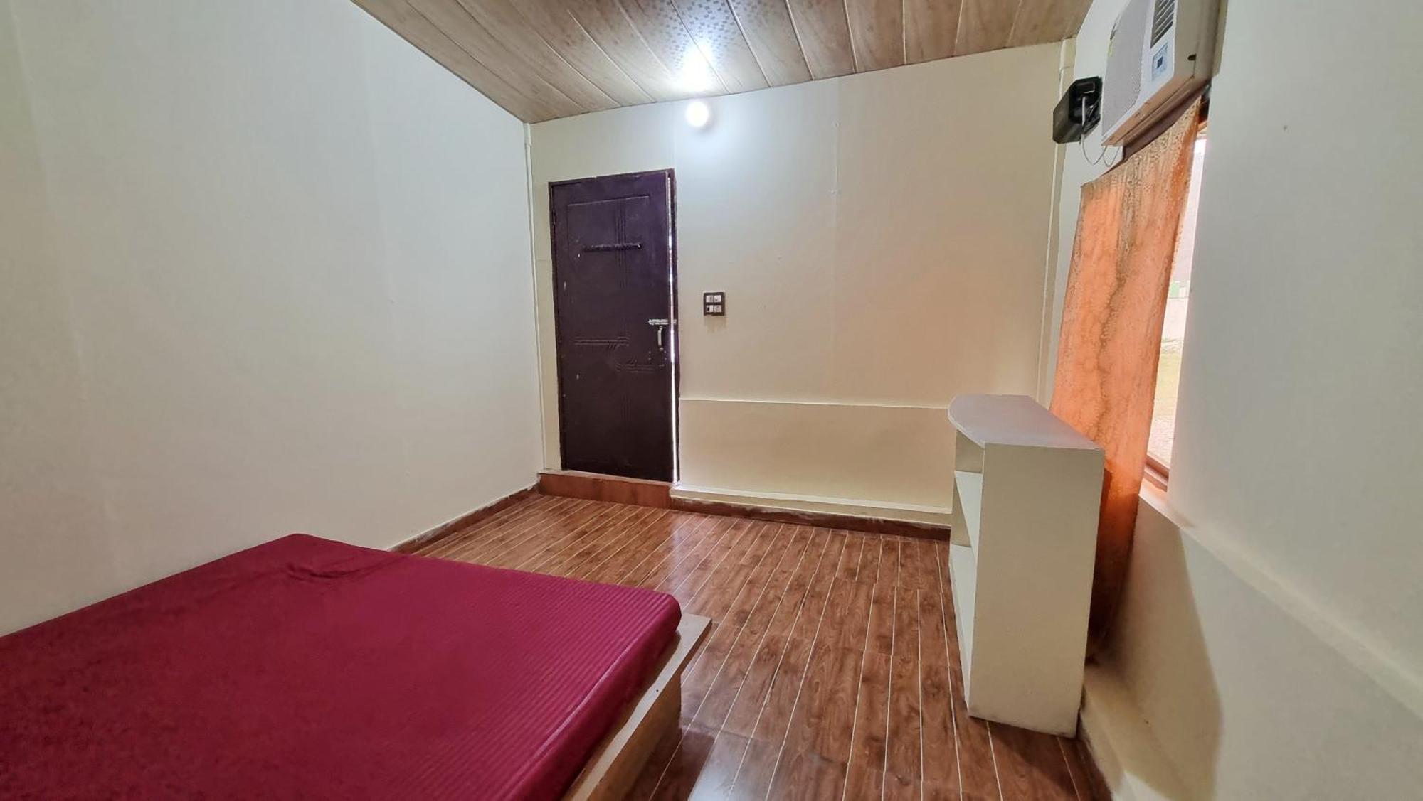 Landlopers Hostel Rishīkesh Extérieur photo