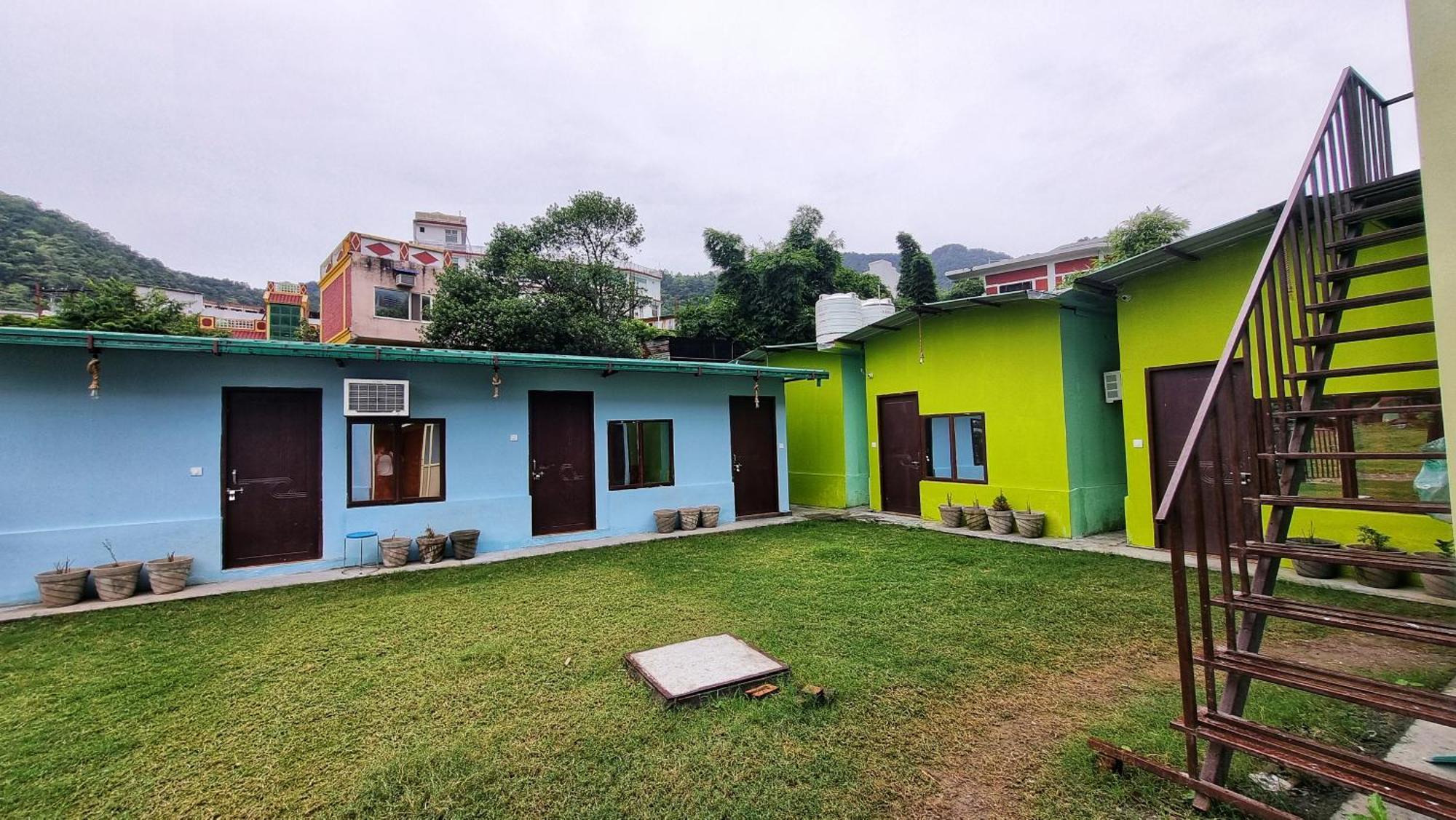Landlopers Hostel Rishīkesh Extérieur photo