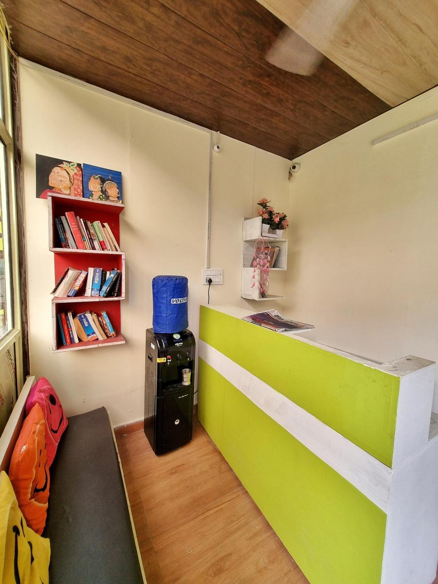 Landlopers Hostel Rishīkesh Extérieur photo