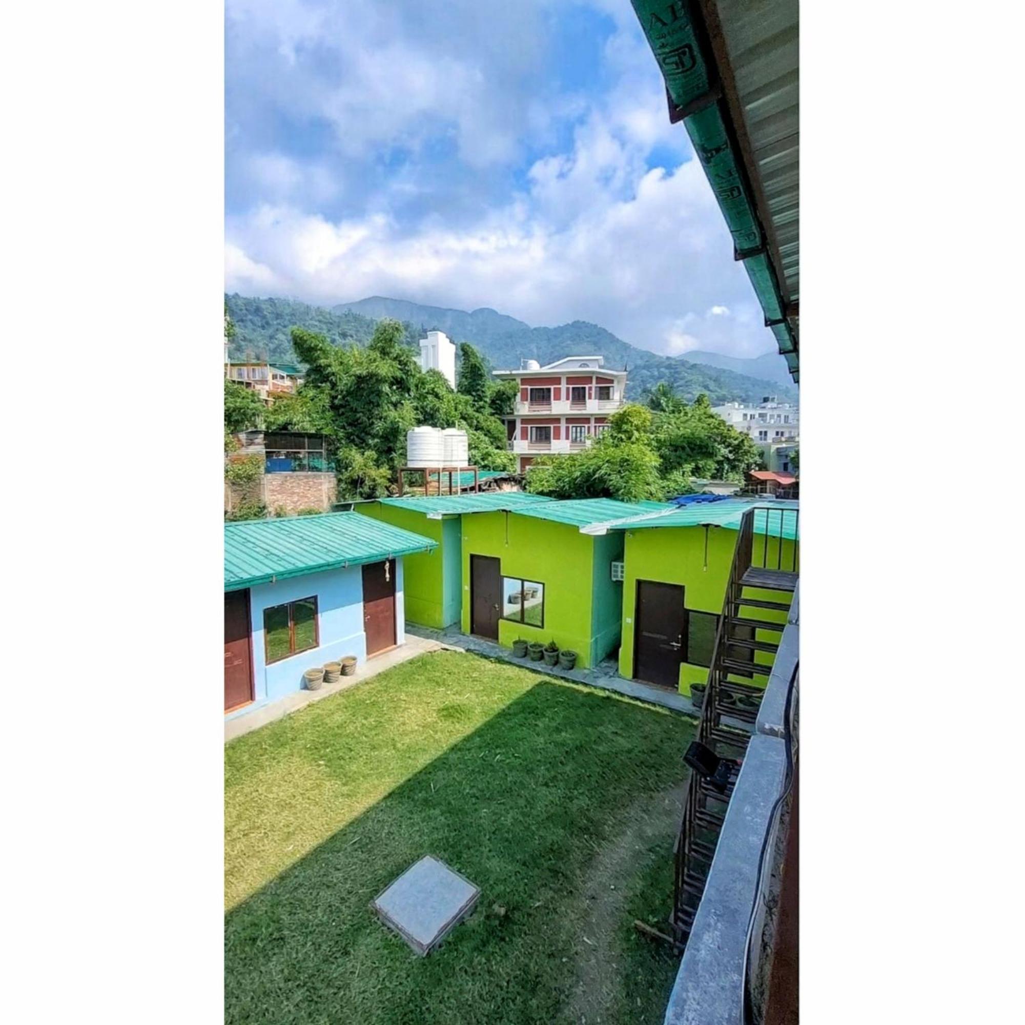 Landlopers Hostel Rishīkesh Extérieur photo